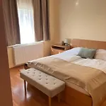 Balkonett Vendeghaz 招待所 3*